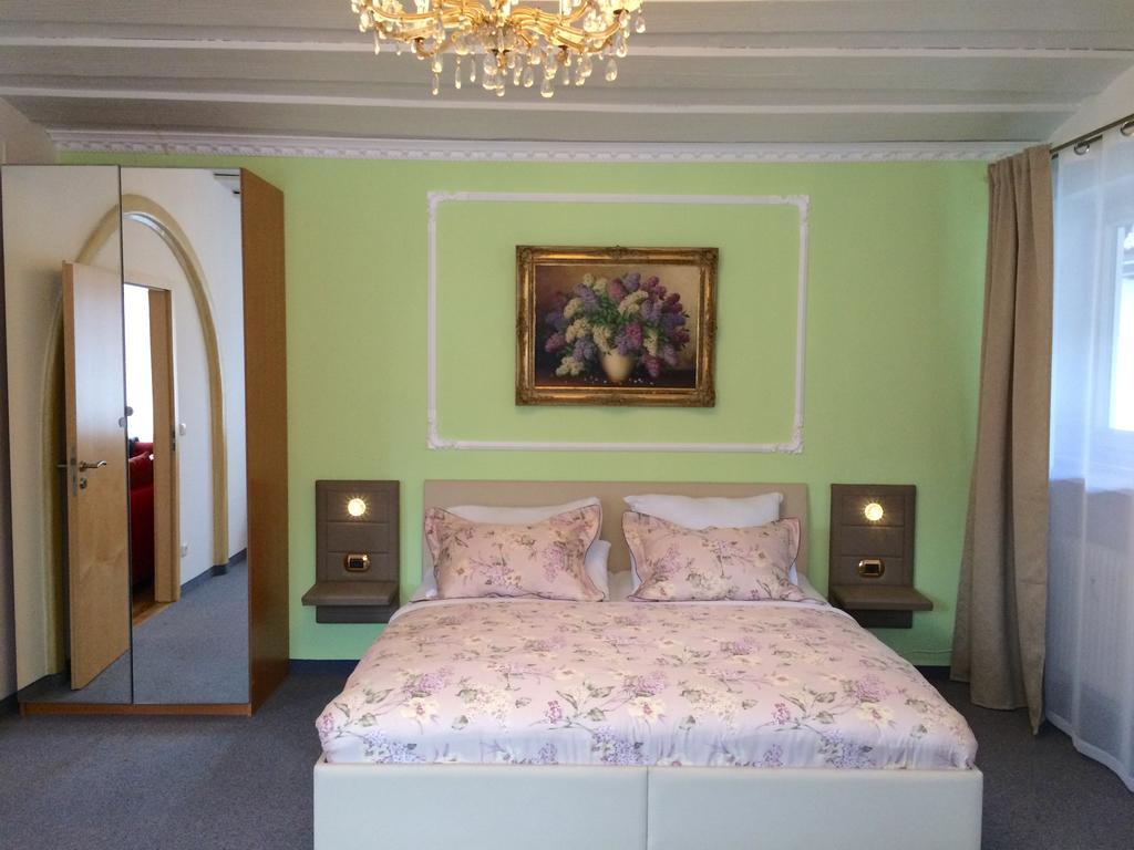גרמיש-פרטנקירכן Golden Gapa Central Family Apartment 8 חדר תמונה